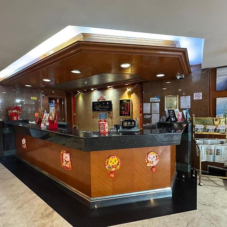 Hotel Deleeton Kota Kinabalu Buitenkant foto