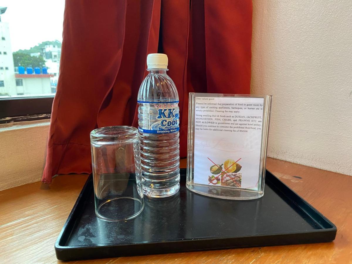Hotel Deleeton Kota Kinabalu Buitenkant foto