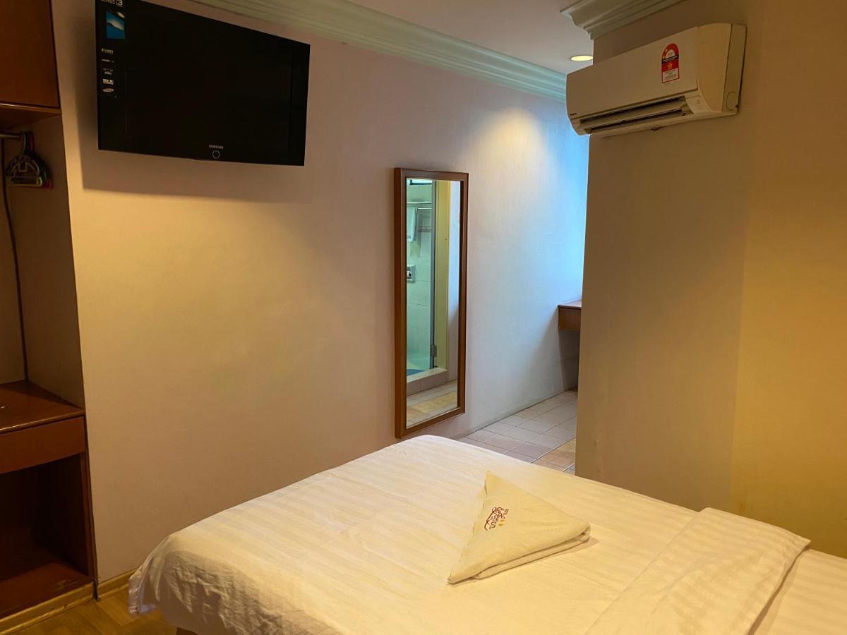 Hotel Deleeton Kota Kinabalu Buitenkant foto