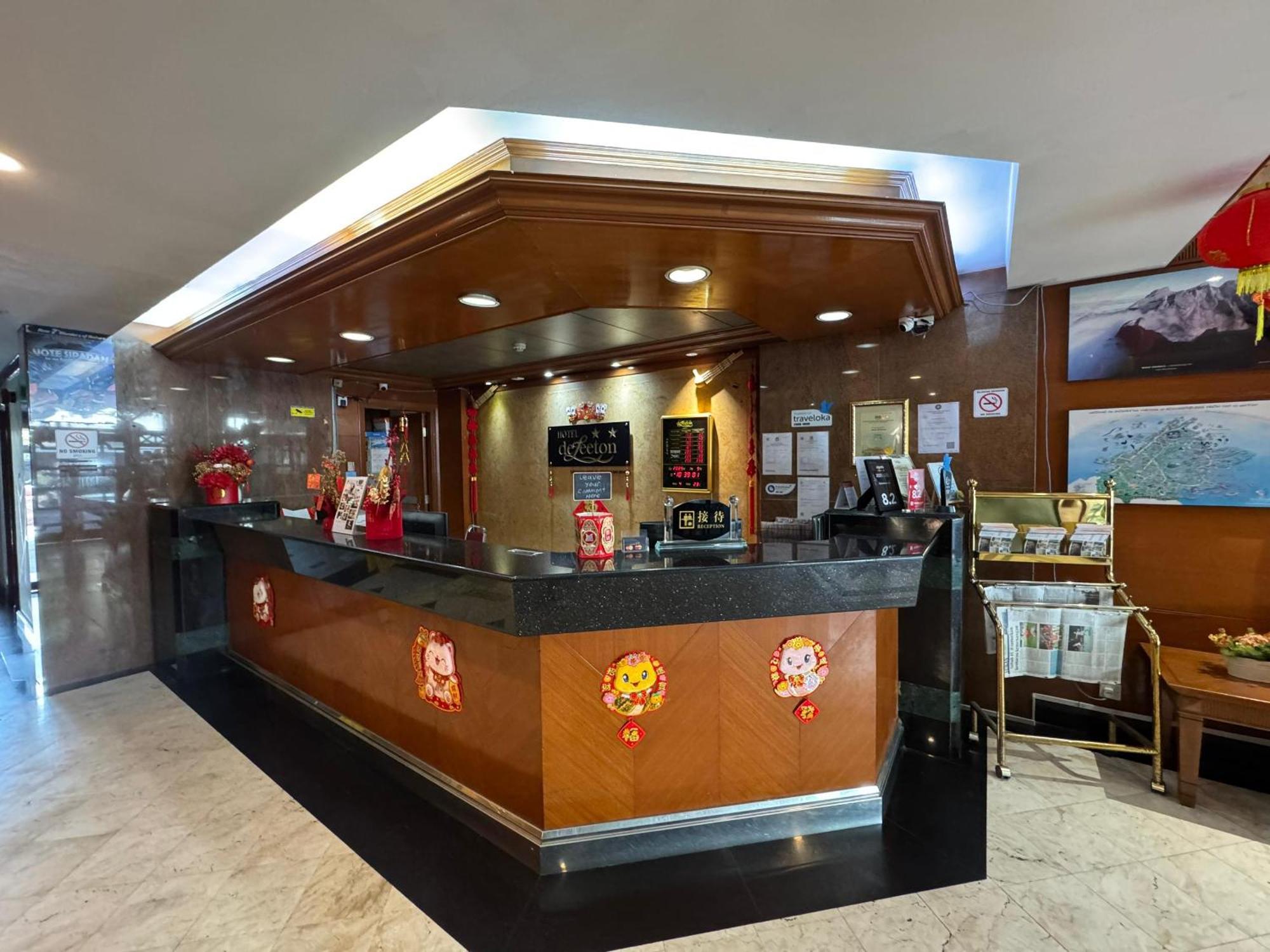 Hotel Deleeton Kota Kinabalu Buitenkant foto