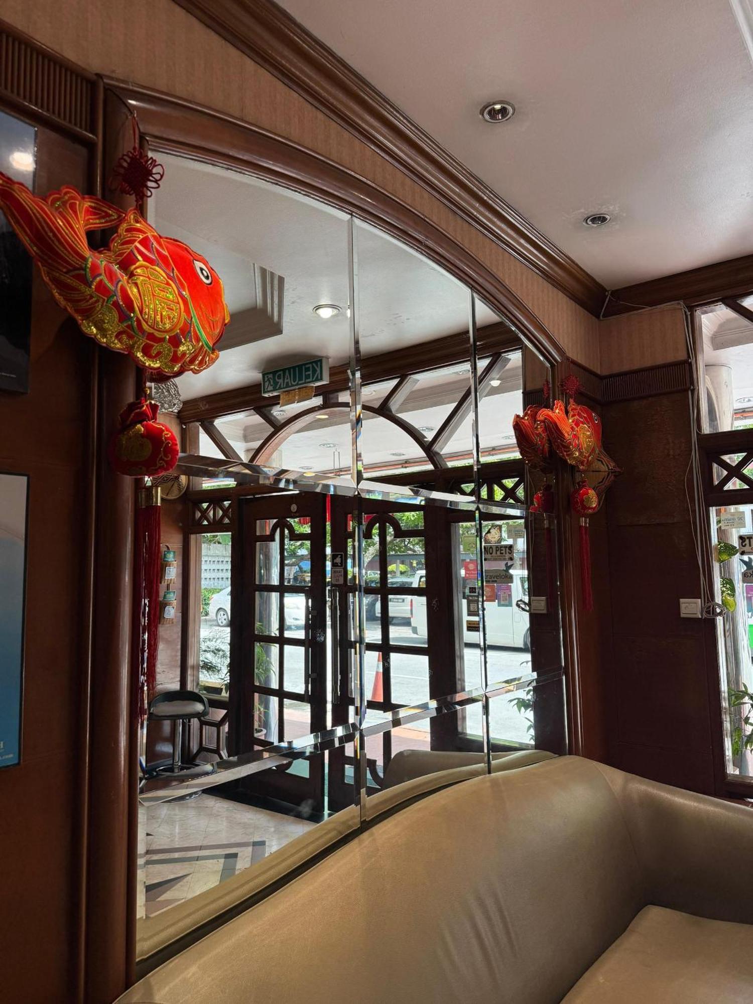 Hotel Deleeton Kota Kinabalu Buitenkant foto