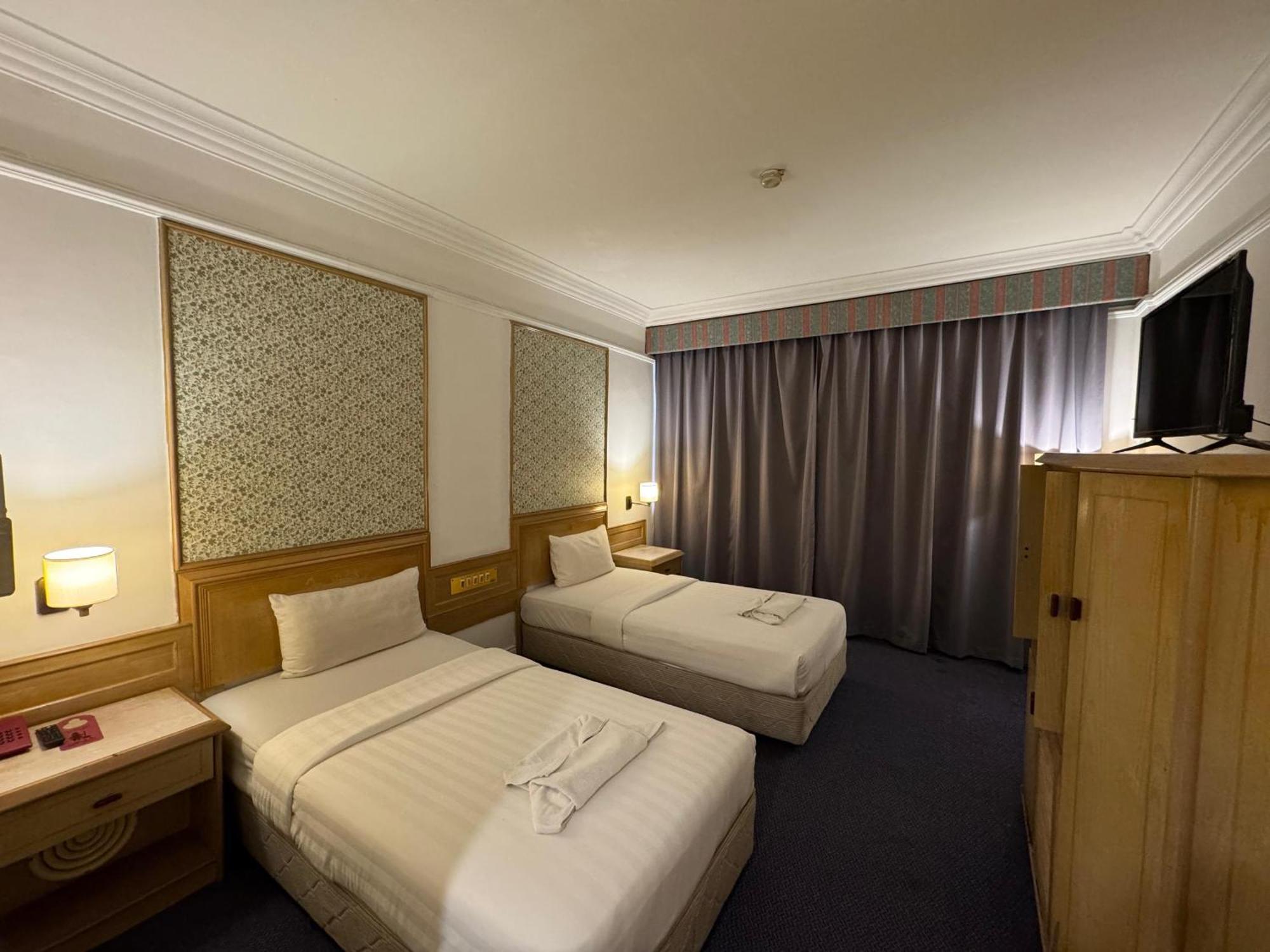 Hotel Deleeton Kota Kinabalu Buitenkant foto