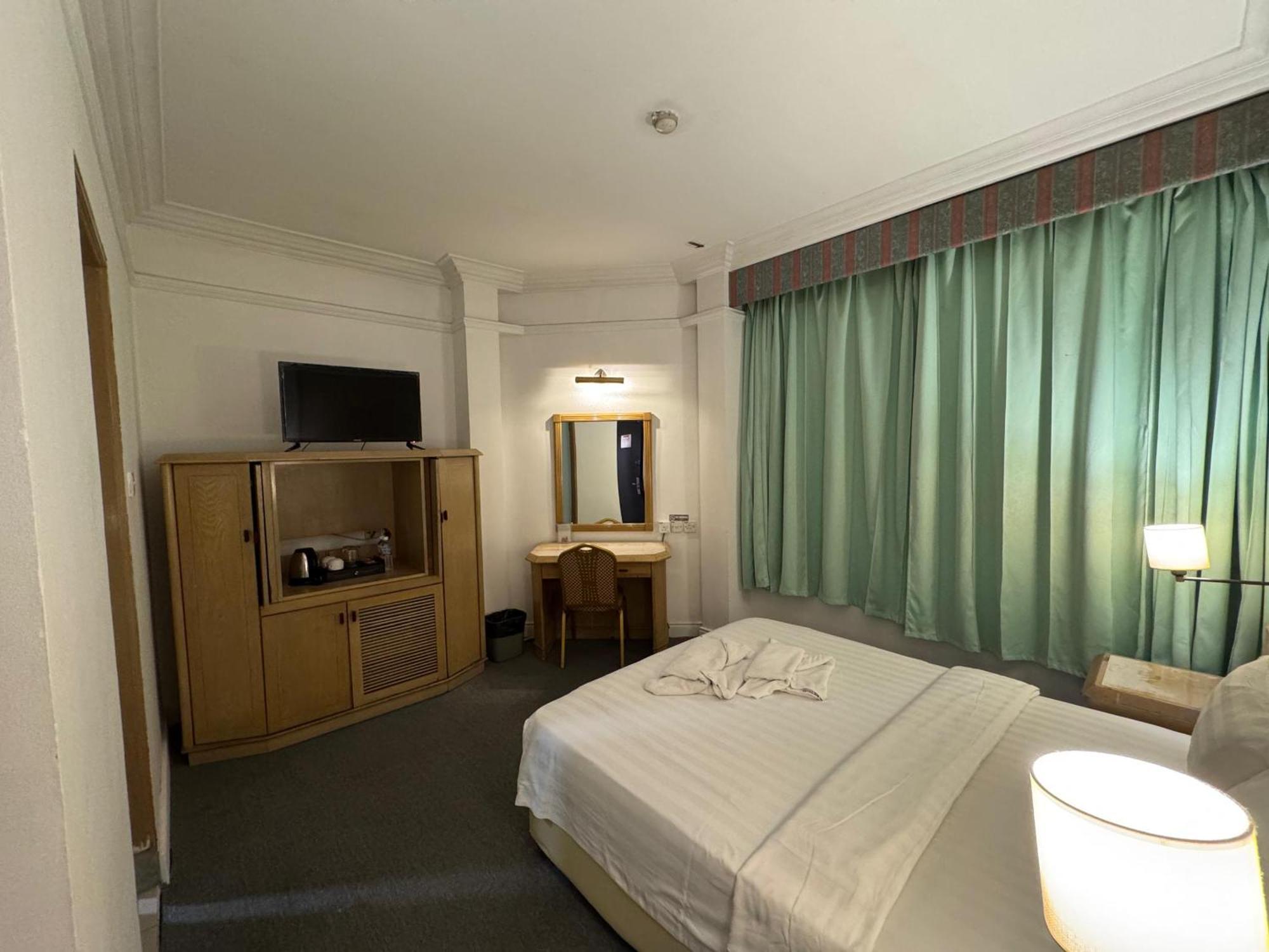 Hotel Deleeton Kota Kinabalu Buitenkant foto