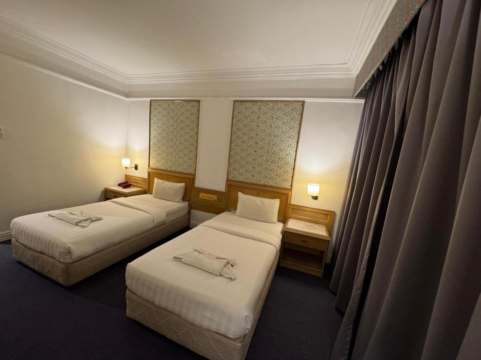 Hotel Deleeton Kota Kinabalu Buitenkant foto