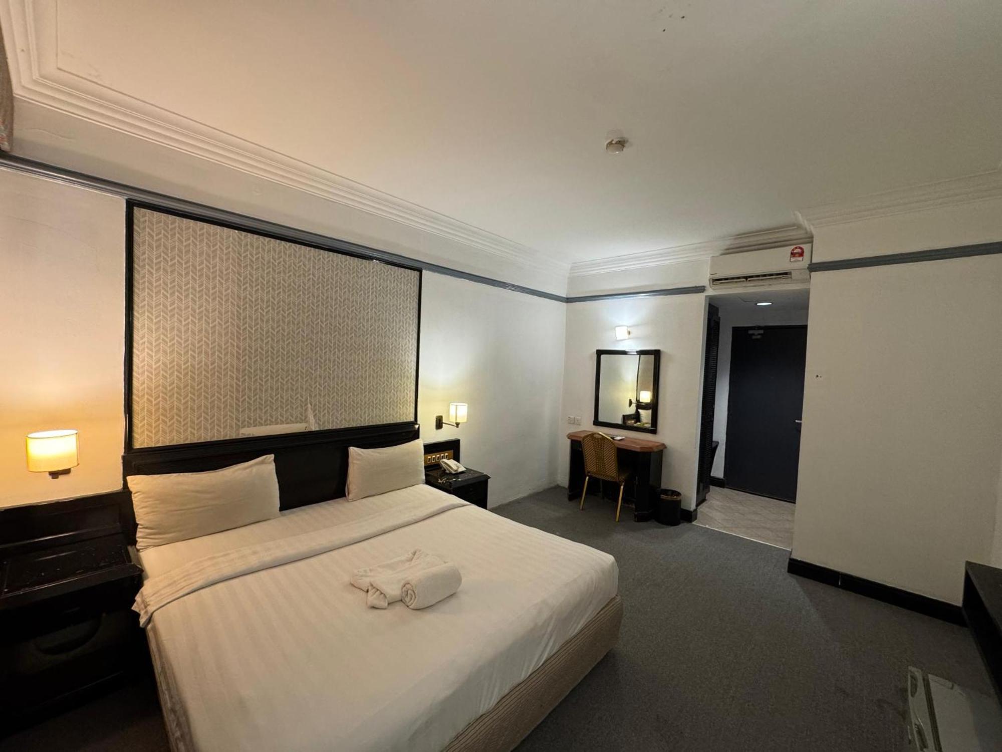 Hotel Deleeton Kota Kinabalu Buitenkant foto