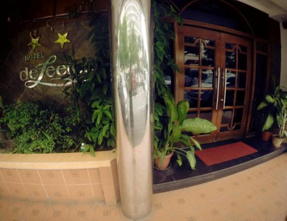 Hotel Deleeton Kota Kinabalu Buitenkant foto