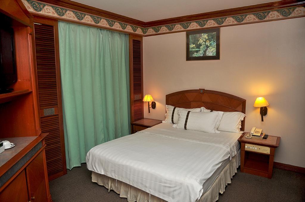 Hotel Deleeton Kota Kinabalu Kamer foto